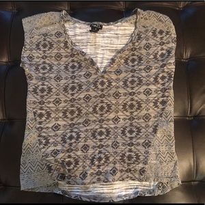 Rue21 Grey Lace Patterned Tee